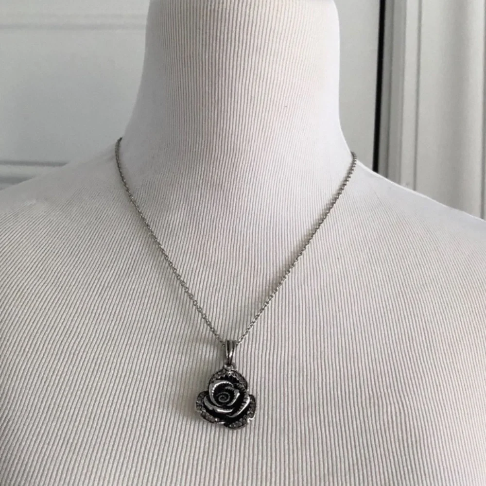 Vintage 80s Rose Floral Silver Tone Studded Jewelry Earrings Necklace Set - Picture 5 of 5